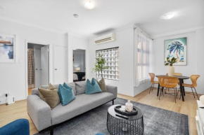 Play & Stay On Hay - Sleeps 2 Or 4